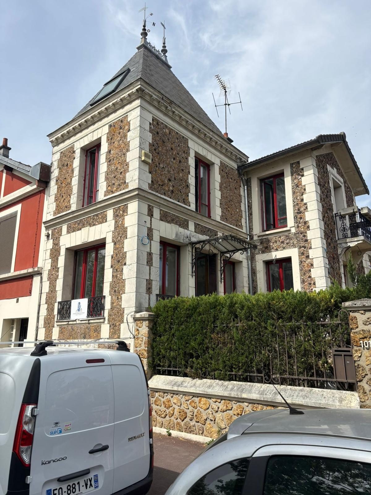 Restored villa in France